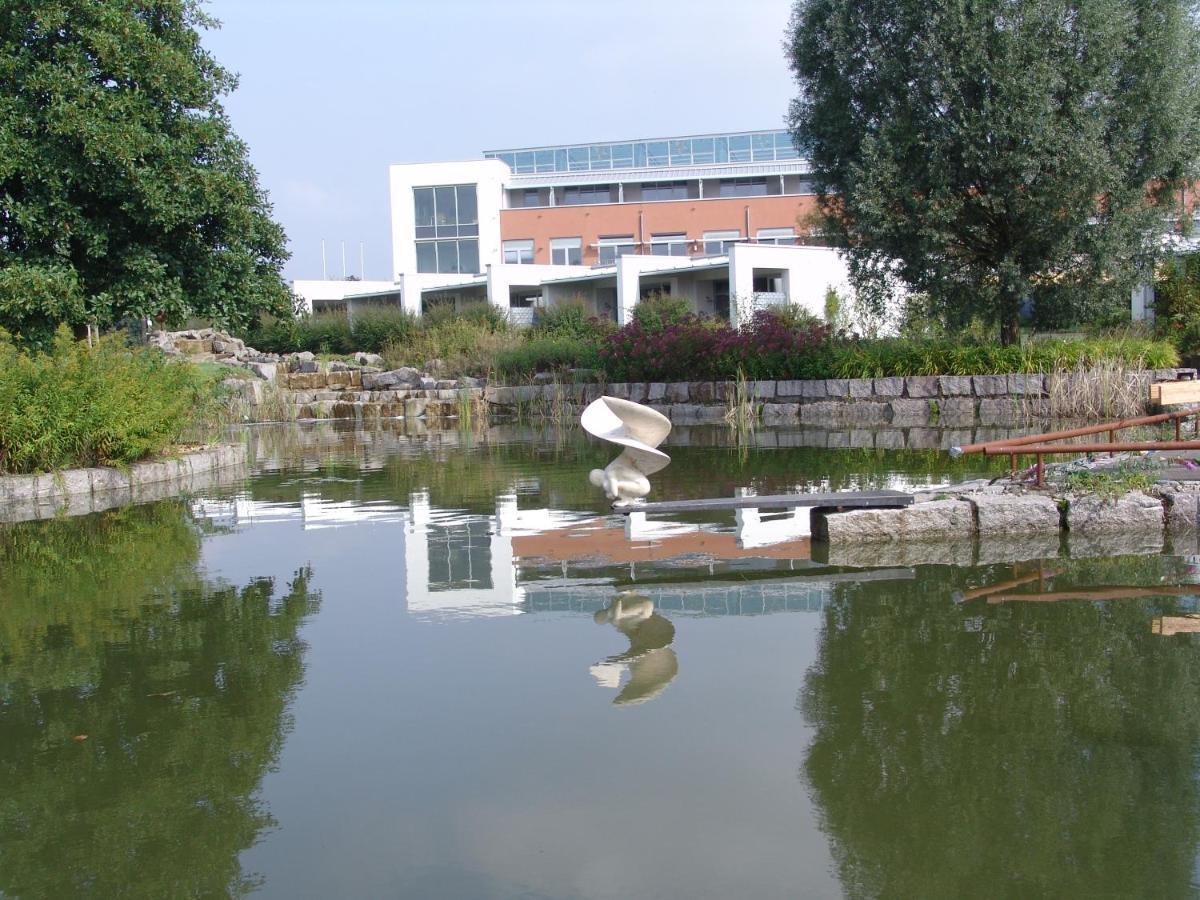 Seminarhotel In Der Manfred-Sauer-Stiftung Lobbach Kültér fotó
