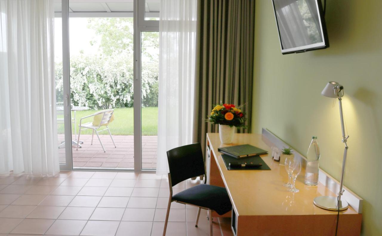 Seminarhotel In Der Manfred-Sauer-Stiftung Lobbach Kültér fotó
