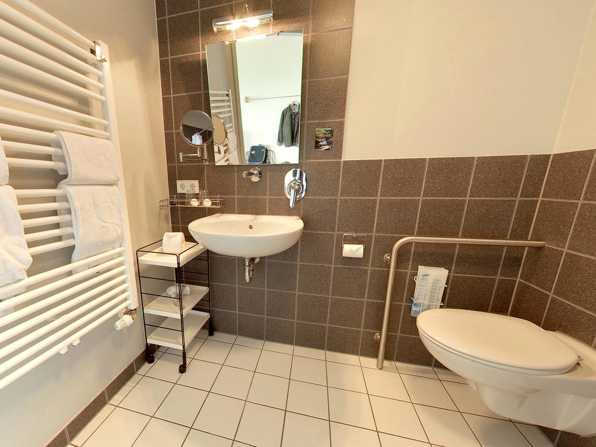 Seminarhotel In Der Manfred-Sauer-Stiftung Lobbach Szoba fotó